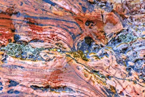 Images Dated 7th June 2013: Large naturally polished rock with lichen, Lower Deschutes River, Central Oregon, USA