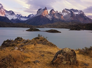 Parque Nacional Prints: Las Cuernos and Lago Pehoe at sunrise