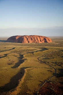 Images Dated 6th September 2006: Late Afternoon Light on Uluru / Ayers Rock, Uluru - Kata Tjuta National Park, World Heritage Area