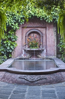 Images Dated 8th June 2010: Latin America, Guatemala, Antigua, Fountain at Hotel Antigua