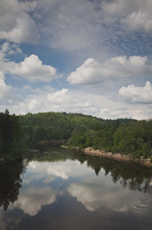 Images Dated 17th May 2010: Latvia, Northeastern Latvia, Vidzeme Region, Gauja National Park, Sigulda, Gauja River