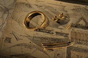 Images Dated 16th November 2006: Leubingen burial of princely goods, rings, bracelets, gold swords, Sky Disk; Bronze