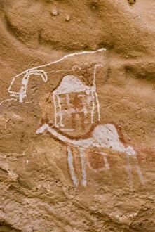 Images Dated 12th March 2007: Libya, Fezzan, Akakus, prehistoric graffiti of Ti Tabora
