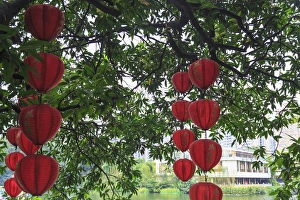 Images Dated 8th July 2015: Lichi Bay Walkway and Park, Guangzhou, China