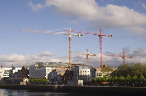 Images Dated 16th May 2006: Liffey River, Dublin