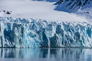 Lilliehookbreen Glacier, Spitsbergen, Svalbard Islands, Norway
