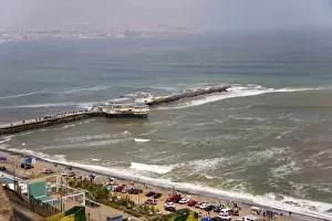 Images Dated 12th May 2007: Lima, Peru. Miraflores, one of the beaches just minurtes outside of central Lima