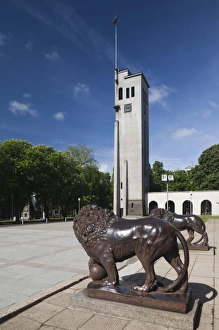 Images Dated 27th May 2010: Lithuania, Central Lithuania, Kaunas, Unity Square, clock tower