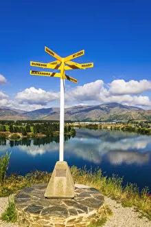 Australia Collection: Location sign at the Bruce Jackson Lookout, Cromwell, Central Otago, South Island