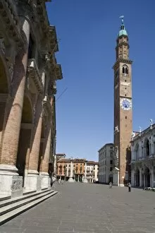 Loggia del Capitanio on left, Campanile (bell tower), Basilica Palladiana, Piazza del Signori