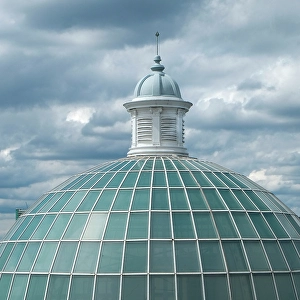 Images Dated 4th November 2024: London, England, Great Britain. Glass roof dome on top of old tunnel entrance