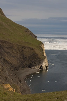 Images Dated 3rd July 2006: looking out at the Arctic ocean from Cape Thompson, 26 miles south of Point Hope
