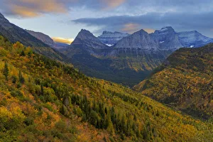 Images Dated 30th September 2021: Looking down the McDonald Valley in autumn, Glacier National Park, Montana, USA