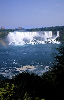 Images Dated 24th July 2007: Looking back at the USA horseshoe falls in Niaigara Falls Ontario Canada