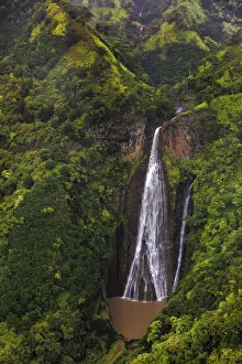 Images Dated 22nd May 2020: Lush Inland waterfalls during helicopter tour in Kauai, Hawaii, USA