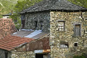 Images Dated 10th May 2007: MACEDONIA, Pelister National Park, Maloviste Village. Old Vlach mountain village-houses