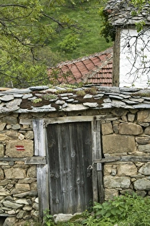 Images Dated 10th May 2007: MACEDONIA, Pelister National Park, Maloviste Village. Old Vlach mountain village-house