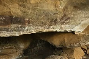 Images Dated 10th November 2007: Main Cave- San Rock Art, Giants Castle World Heritage site, Drakensberg Mountains