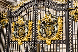 Cannon Prints: Main gates at Buckingham Palace, London, England