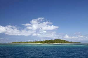 Fiji Prints: Malolo Lailai Island, Mamanuca Islands, Fiji, South Pacific