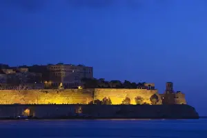 Images Dated 28th March 2010: Malta, Valletta, town view from Vittoriosa, Birgu, dawn