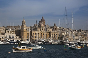 Images Dated 27th March 2010: Malta, Valletta, Vittoriosa, Birgu, marina and waterfront