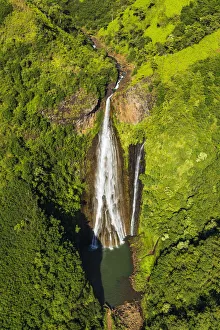 Images Dated 21st October 2015: Manawaiopuna Falls (aerial) also known as Jurassic Park Falls