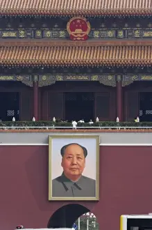Entry Prints: Mao Zedongs portrait on the entry gate to the Forbidden City from Tiananmen
