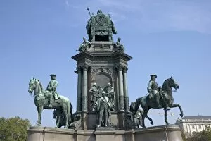 Images Dated 30th September 2006: Maria Theresia Denkmal (Maria Theresa Monument), Vienna, Austria
