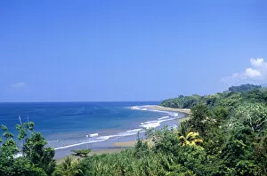 Images Dated 19th March 2007: Marino Ballena National Park, Costa Rica. Overview of the coastline with rainforest