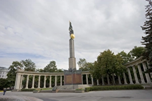 Images Dated 2nd October 2006: Mark of Russian Soldier in Vienna, Austria