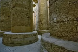 Images Dated 22nd November 2005: Massive columns of the Great Hypostyle Hall, in the temple of Amun, The Temple of