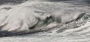 Surf Prints: Maui, Hawaii. Waves coming in at Ho okipa Beach Park