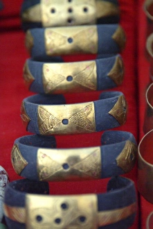 Images Dated 30th March 2006: Mauritania, Adrar, Chinguetti, jewellery