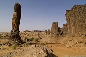 Images Dated 5th April 2006: Mauritania, Route Espoir, Ayoun, Gelb Inimish, Landscape