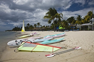 Mauritius, Western Mauritius, Flic en Flac, beach boats