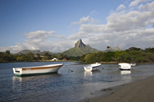 Images Dated 13th October 2008: Mauritius, Western Mauritius, Tamarin, Montagne du Rempart mountain (el. 777 meters)