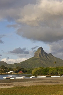 Images Dated 13th October 2008: Mauritius, Western Mauritius, Tamarin, Montagne du Rempart mountain (el. 777 meters)