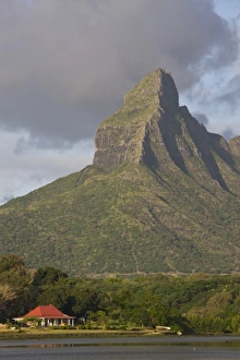 Images Dated 13th October 2008: Mauritius, Western Mauritius, Tamarin, Montagne du Rempart mountain (el. 777 meters)