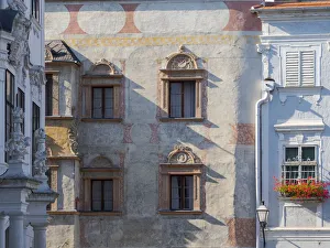 Images Dated 2021 April: The former Mauthhaus and Pinetz Haus. The historic old town of Stein (Stein an der Donau)