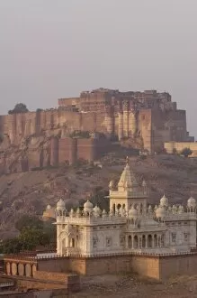 Images Dated 9th November 2006: Mehrangarh Fort of Jodhpur and Jaswant Thada in the foreground. Rajasthan, INDIA