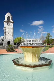 Images Dated 29th September 2005: Memorial Clock Tower and Seymour Fountain, Seymour Square, Blenheim, Marlborough