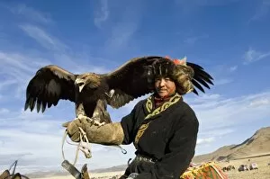 Images Dated 1st October 2006: Men at the Altai Eagle Festival (MR)