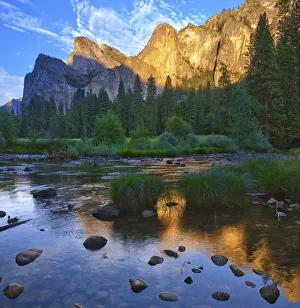 Images Dated 10th August 2020: Merced River, Yosemite National Park, California, USA