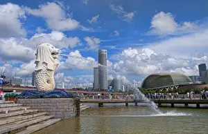 Prints of Merlion, symbol of Singapore, and downtown skyline in Fullerton area of Clarke Quay Images Dated 2027 November: Merlion, symbol of Singapore, and downtown skyline in Fullerton area of Clarke Quay