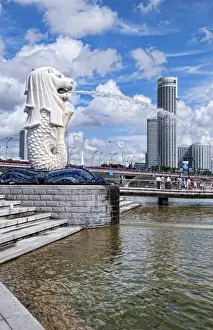 Prints of Merlion, symbol of Singapore, and downtown skyline in Fullerton area of Clarke Quay Images Dated 2027 November: Merlion, symbol of Singapore, and downtown skyline in Fullerton area of Clarke Quay