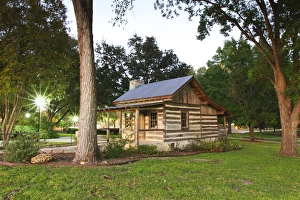 Merriman Cabin historic structure from 1846 in San Marcos, Texas