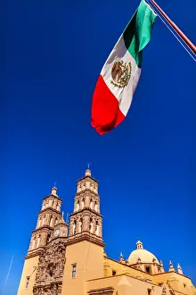 Images Dated 29th December 2014: Mexican Flag Parroquia Cathedral Dolores Hidalgo Mexico