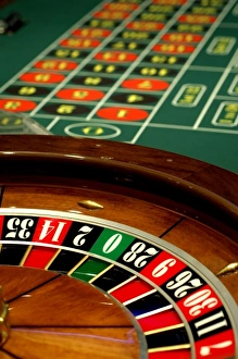 Images Dated 7th February 2007: Mexico cruise. Princess Cruises Dawn Princess casino - roulette wheel