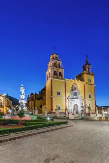 Basilica Prints: Mexico, Guanajuato, Guanajuato, Plaza de La Paz at Dawn